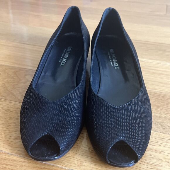 Bruno Magli Black Peep Toe Suede Low Wedge Heels Textured Leather Sz 9B - Picture 3 of 8